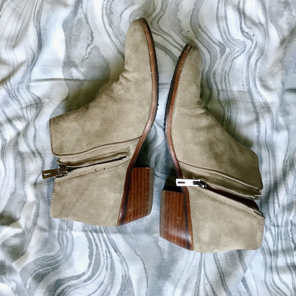 petty bootie - Picture 2 of 9